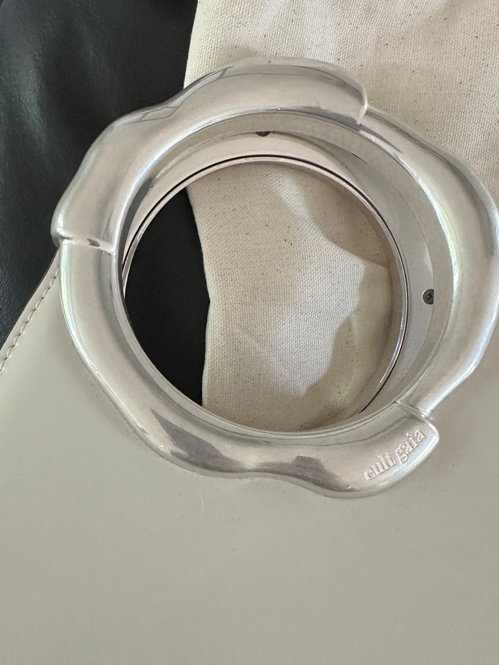 Cult Gaia Nadia Sculptural Ring Handle Bag | Off White | Silver | Dust Bag - Picture 3 of 12